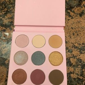 Eyeshadow palette